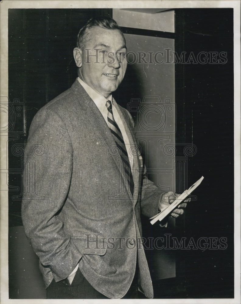 1962 Press Photo Russel Cutter,MTA security officer. - Historic Images