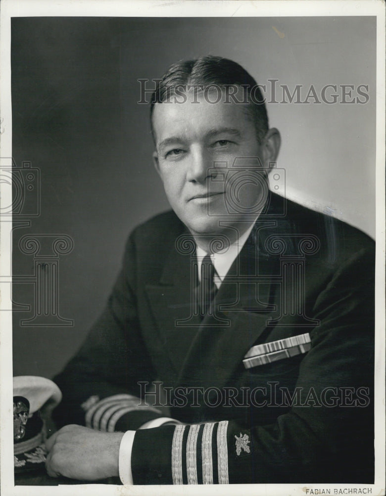 1951 Press Photo Capt. A. Eric Salaburg USNR Executive Director Of Housing - Historic Images