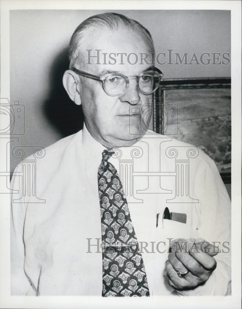 1951 Press Photo Dr. Clarence G. Salsbury, State Commissioner of Health - Historic Images