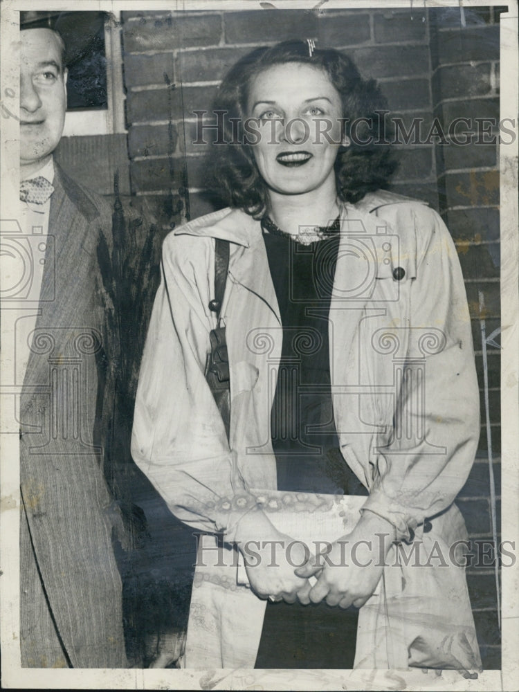 1948 Nurse Anne Marie Salot released on bail on morals charge - Historic Images