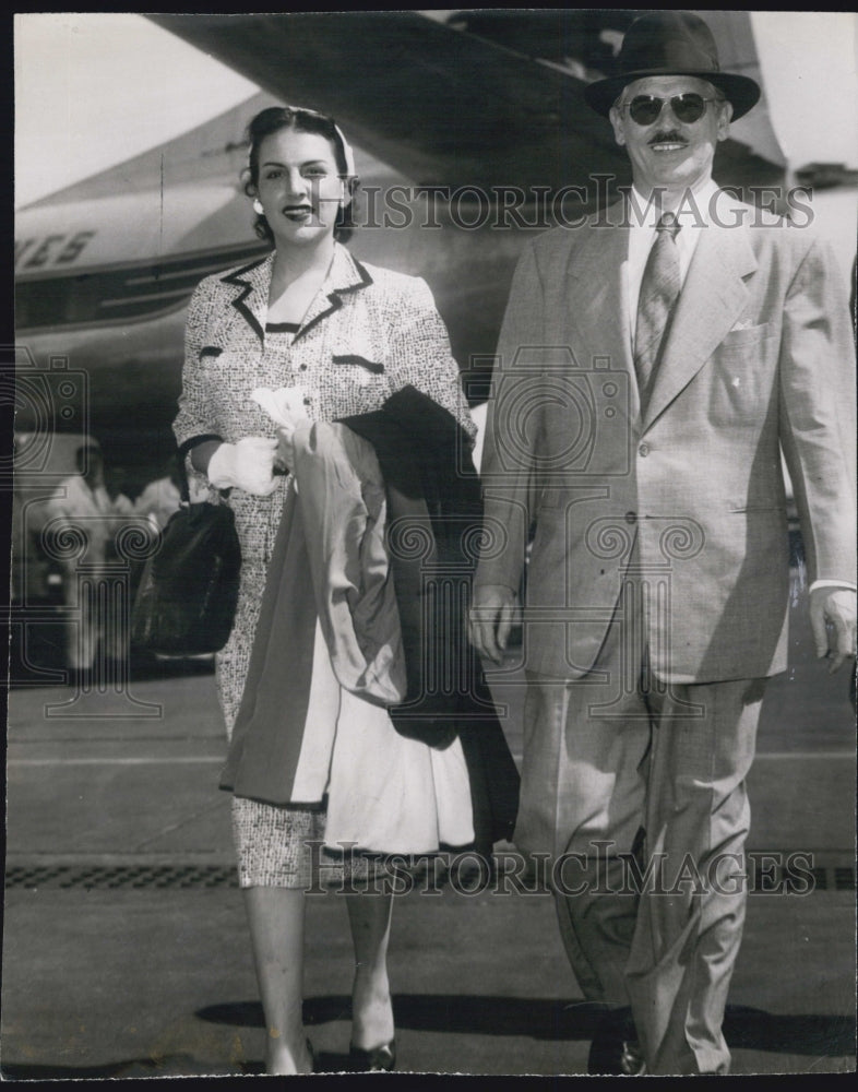 1953 Press Photo Ex-Pres. Carlos Prio Socarras & wife Maria Darrero - Historic Images