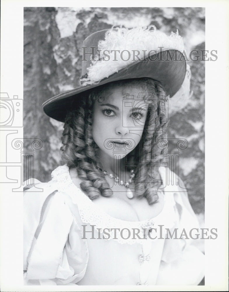 1989 Press Photo Actress Emma Sams stars in &quot;The Lady &amp; the Highway Man&quot; - Historic Images