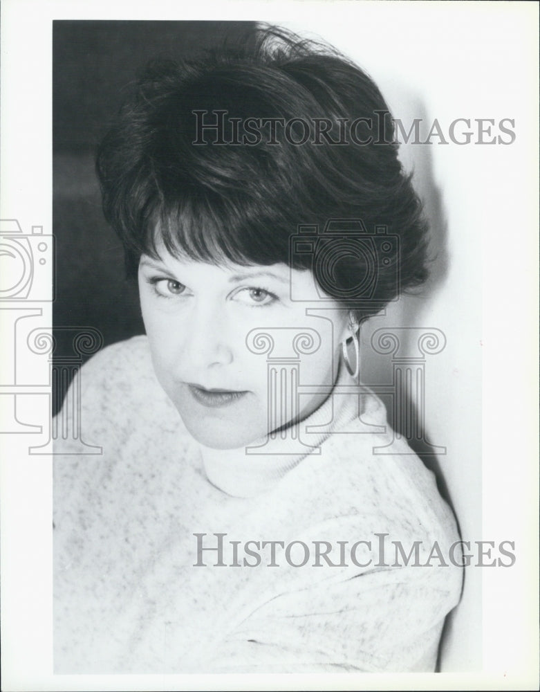 Press Photo Actress ,Susan Ruttan posing - Historic Images