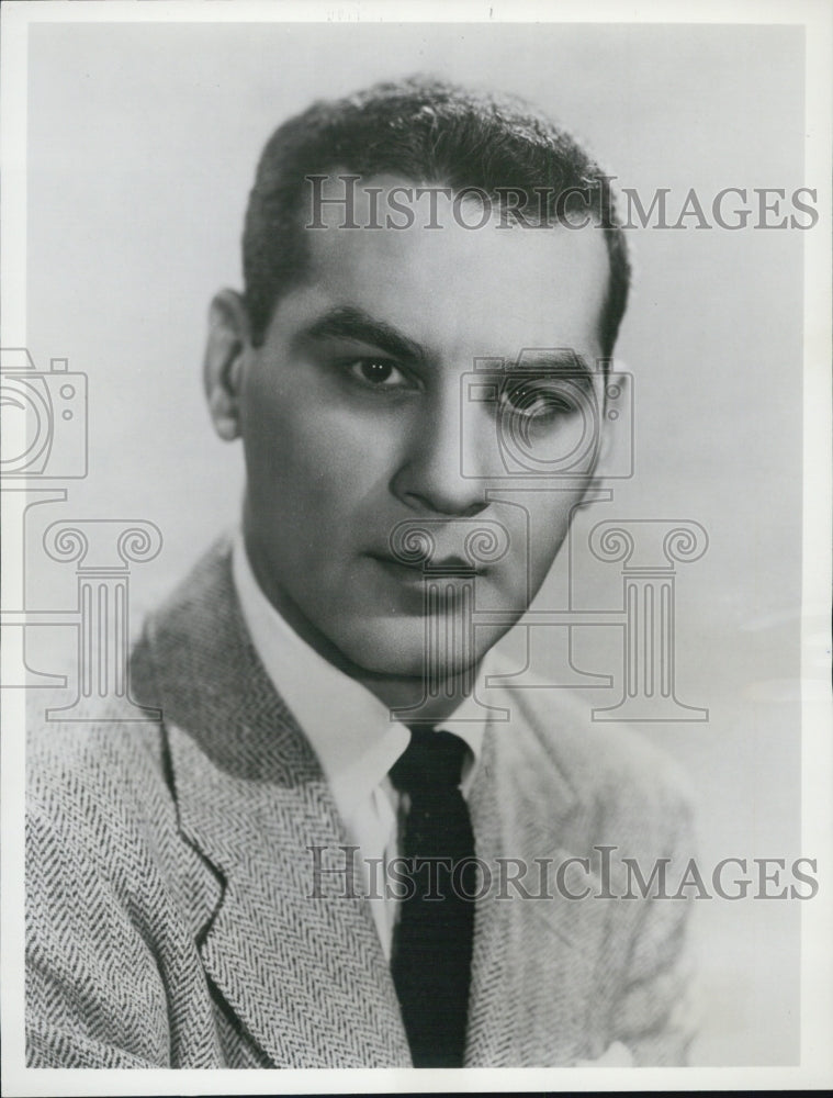 1961 Press Photo European Correspondent Lou Cioffi for ABC New - Historic Images