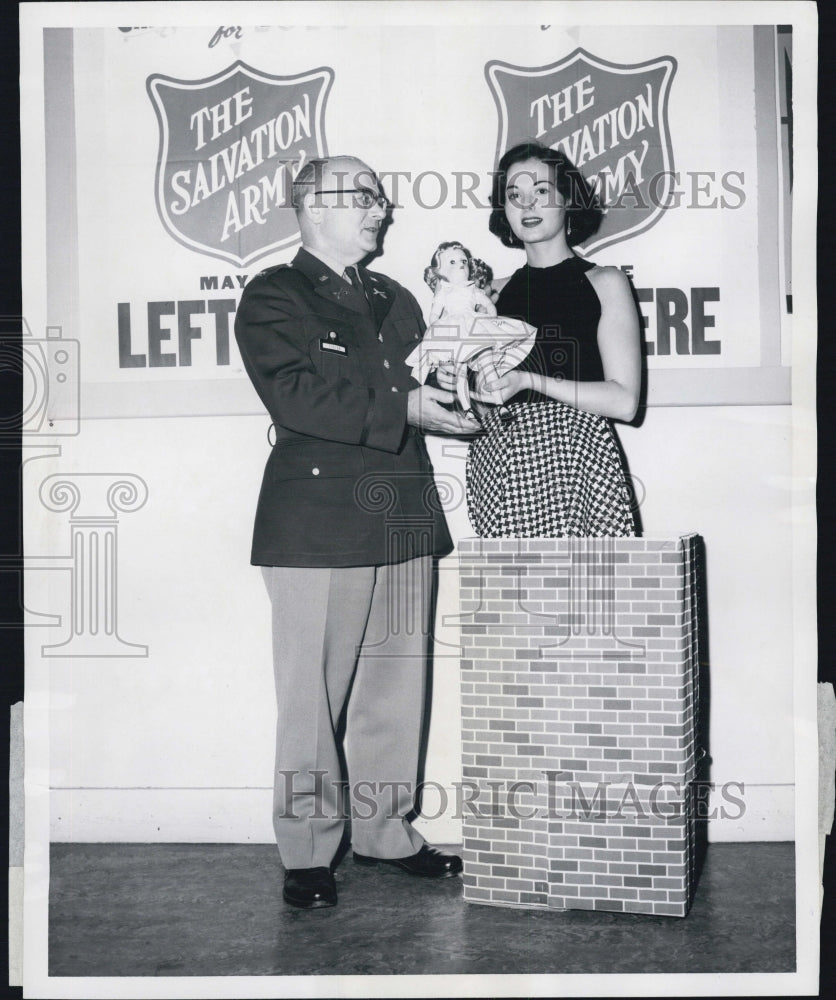 1956 Press Photo Miss Armed Forces Arlene Cincotton Accepts Doll From Salvation - Historic Images