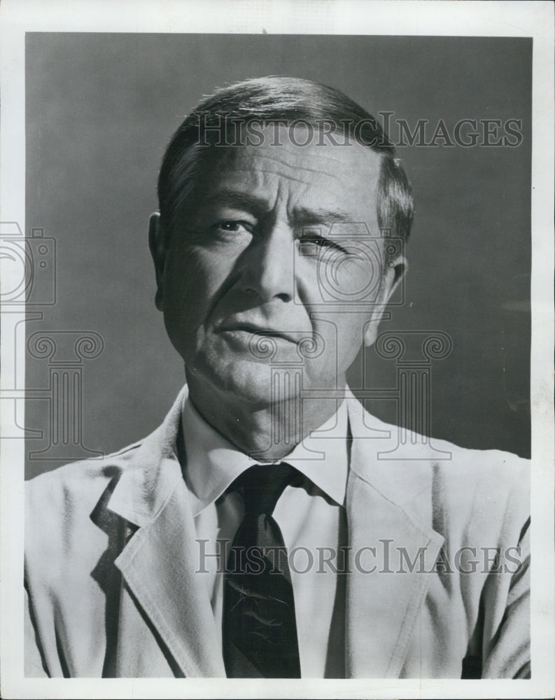 1969 Press Photo Actor Robert Young in &quot;Marcus Welby M.D.&quot; - Historic Images