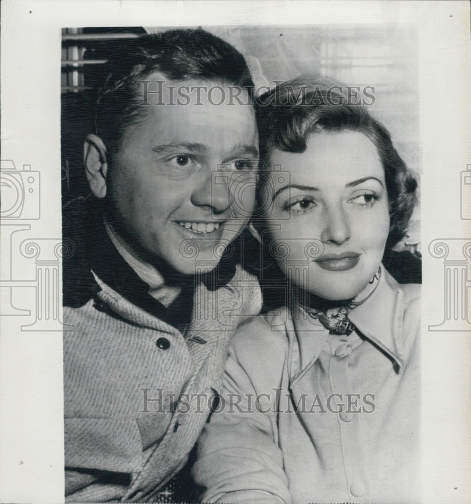 1949 Press Photo Actor Mickey Rooney Engaged to Martha Vickers - Historic Images