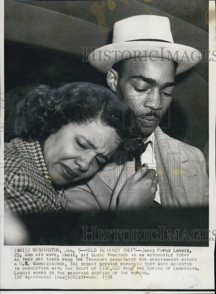 1954 Press Photo Accused Thieves James Rufus Landis &amp; wife Mamie - Historic Images