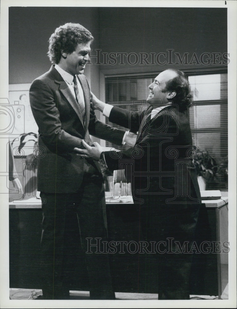 1982 Press Photo Danny DeVito &amp; Joe Piscopo ion &quot;Saturday Night Live&quot; - Historic Images