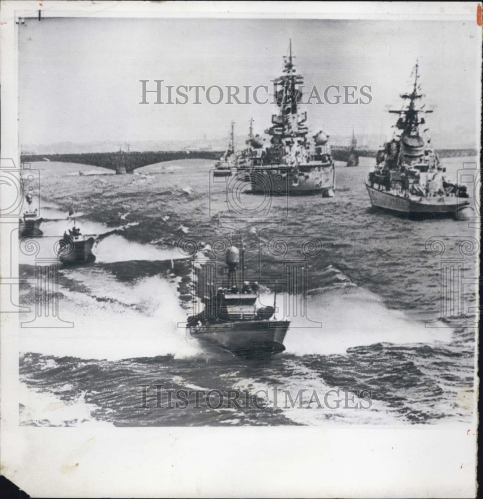 1957 Press Photo Soviet Navy Ships on Russian Navy Day - Historic Images