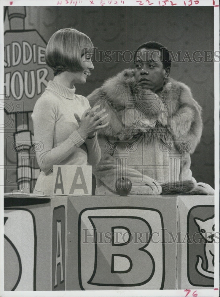 1972 Press Photo Sandy Duncan &amp; Flip Wilson on &quot;The Flip Wilson Show&quot; - Historic Images