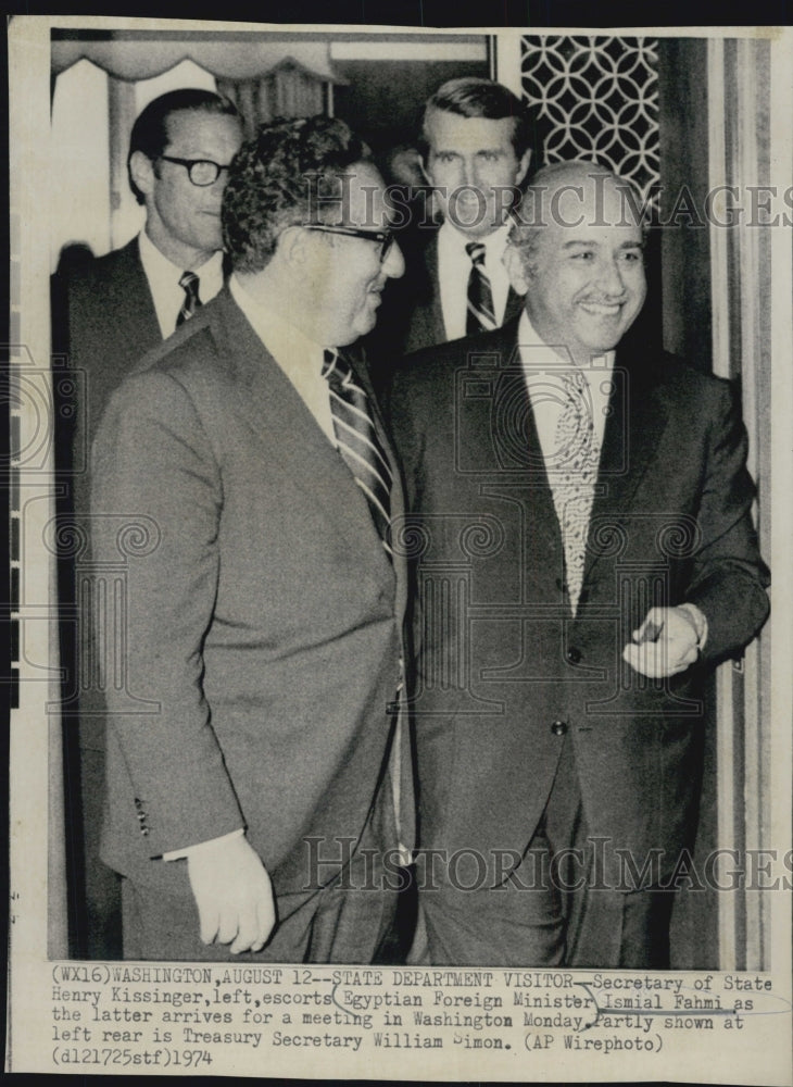 1974 Press Photo Egyptian Foreign Minister Ismai Fahmi Arrives For DC Meeting - Historic Images