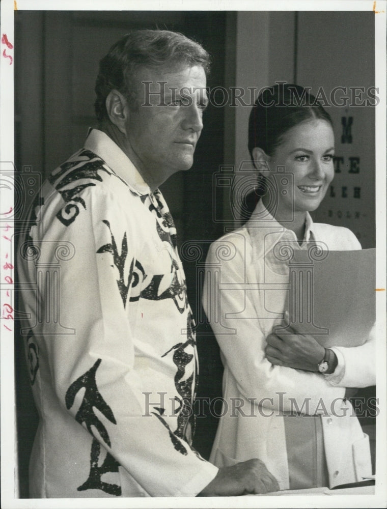 1972 Press Photo Brian Keith and Shelley Fabares stars in &quot;The Little People&quot; - Historic Images