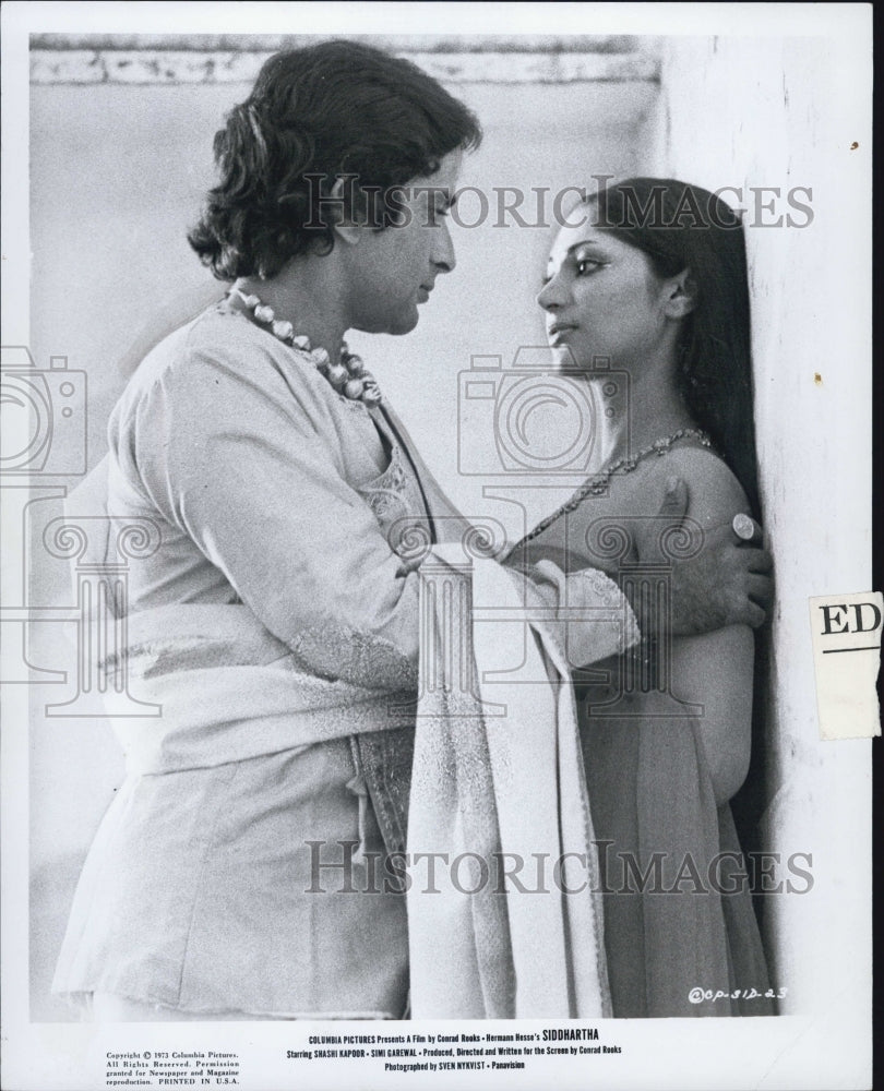 1973 Press Photo Shashi Kapoor &amp; Simi Garewal In Siddhartha - Historic Images