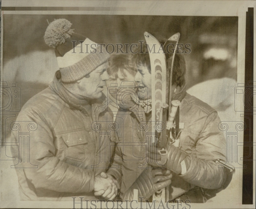 1974 Press Photo Gerald Ford and Don Yestness on Ski Slopes - Historic Images