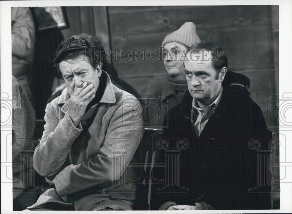 1985 Press Photo Bob Newhart & Tom Poston on "Newhart" - Historic Images