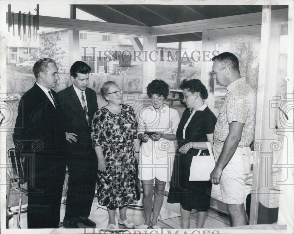1964 Press Photo Mr. And Mrs. Norman Foster,Teachers Mrs. Lubuv & Mrs. Forester - Historic Images