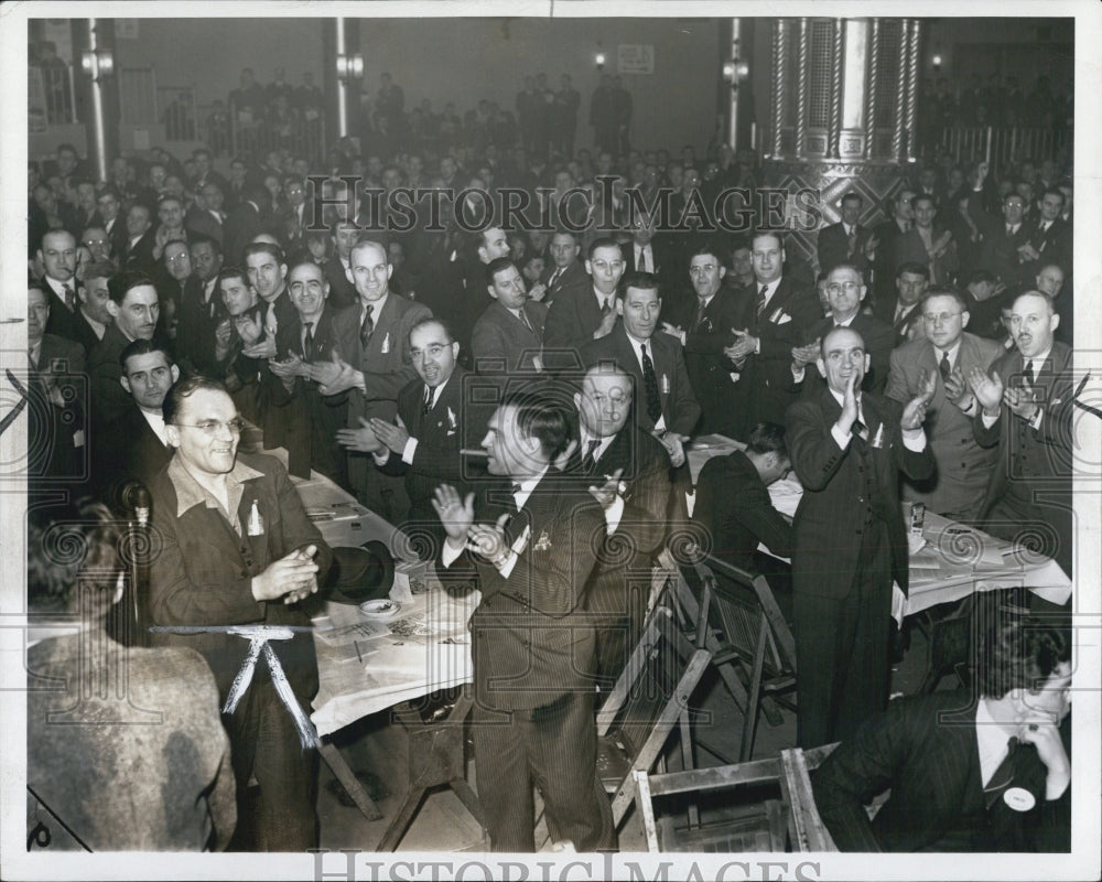 1942 Press Photo Delegates to the Conference Cheering President Roosevelt&#39;s Mess - Historic Images