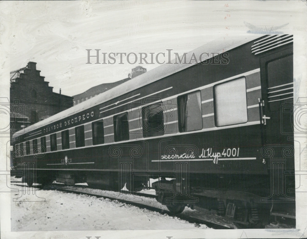 1947 Press Photo Blue Express, all-metal Russian Passenger Car - Historic Images