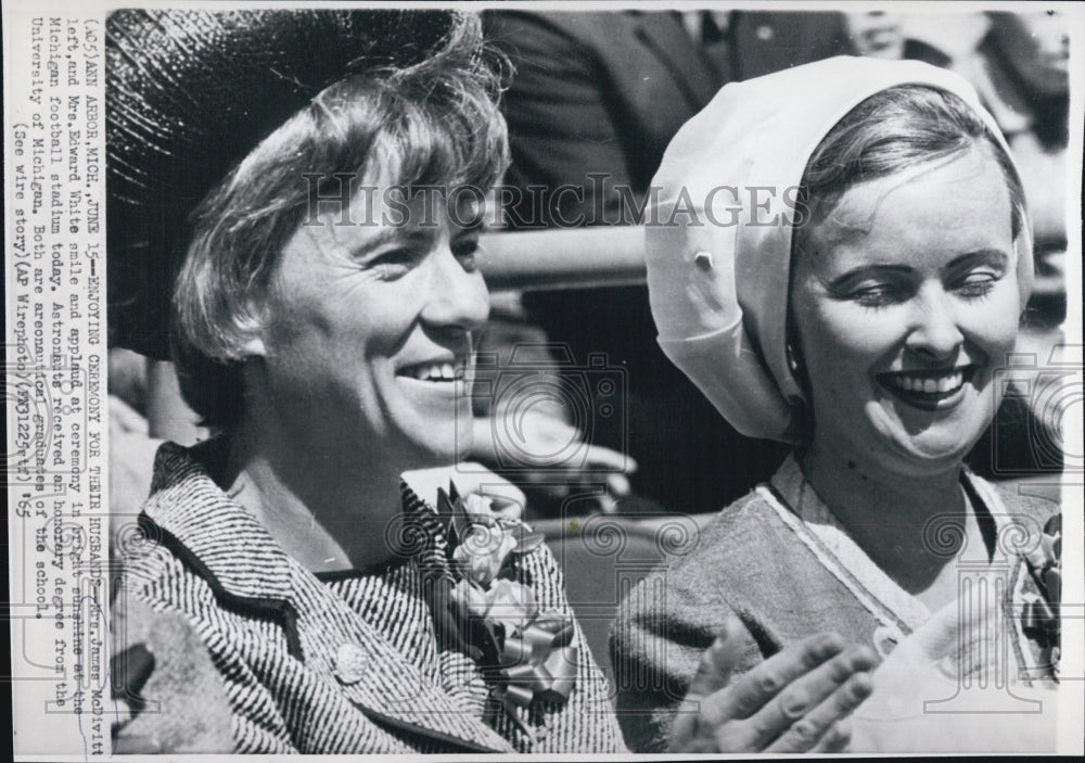 1965 Press Photo Wives of Astronauts, Mrs. McDivitt and Mrs. White. - Historic Images