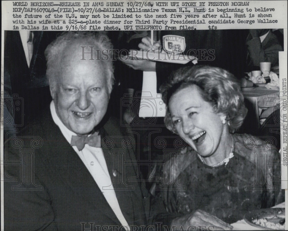 1968 Press Photo Millionaire Texan HL Hunt with his wife at a Dinner - Historic Images
