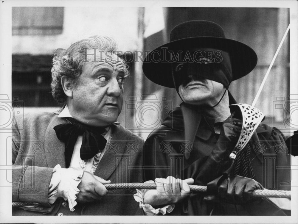 1983 Press Photo Actor Bill Dana and Henry Darrow. - Historic Images