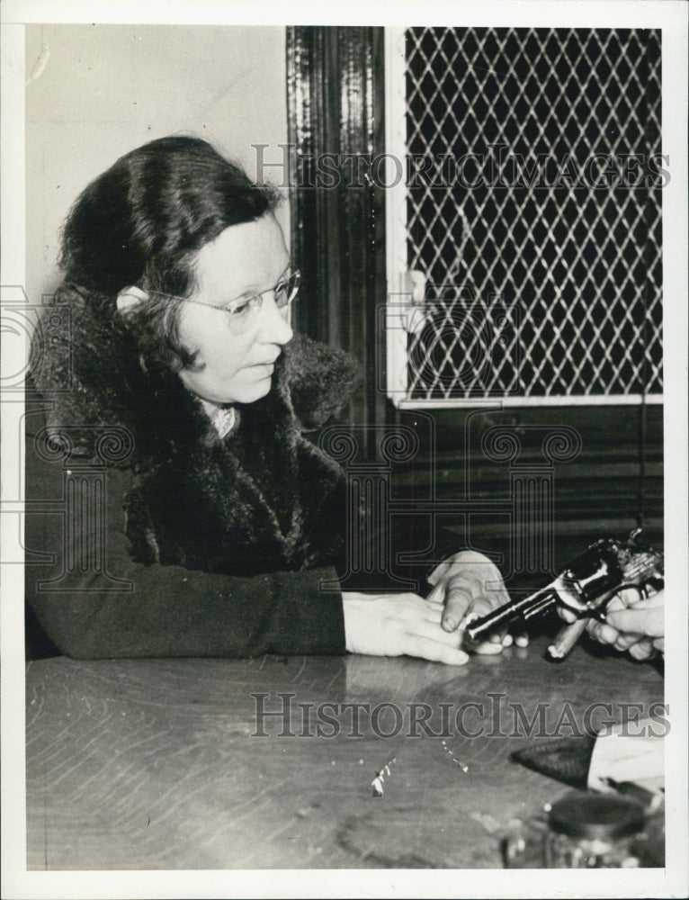 1939 Press Photo Mrs. Mary Cusack arrested in attempted holdup - Historic Images