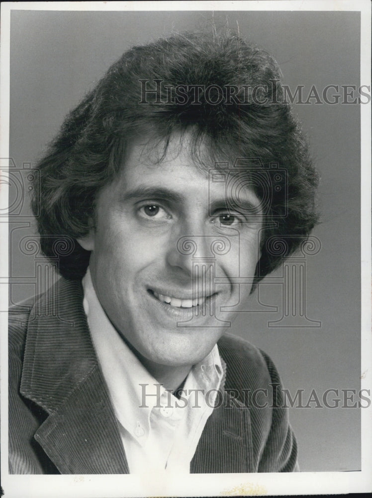 1982 Press Photo Steven Kampmann stars in the comedy series &quot;Newhart&quot; - Historic Images