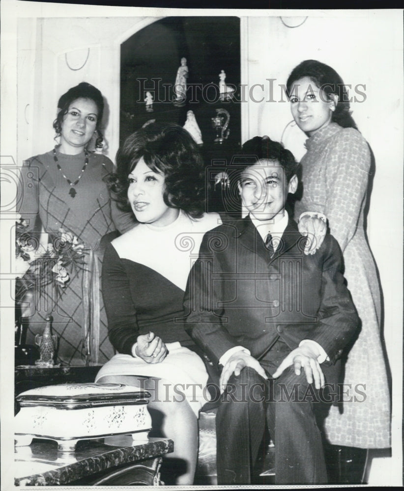 1972 Press Photo Egyptian singer Faida Kamel&#39;s children, Nahmoud, Nora and Nancy - Historic Images