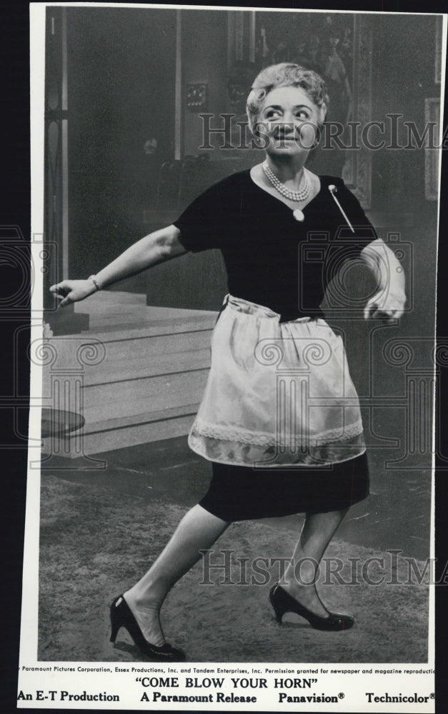 Press Photo Actress Molly Picon in &quot;Come Blow Your Horn&quot; - Historic Images