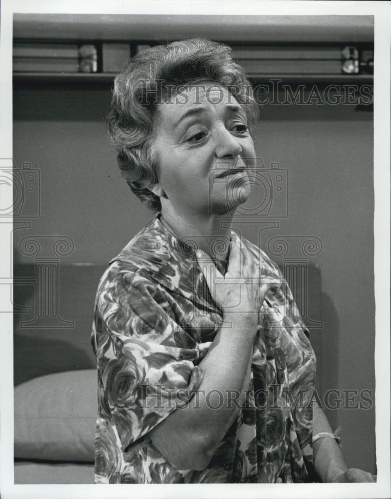 Press Photo Molly Picon in &quot;Dr Kildare&quot; - Historic Images