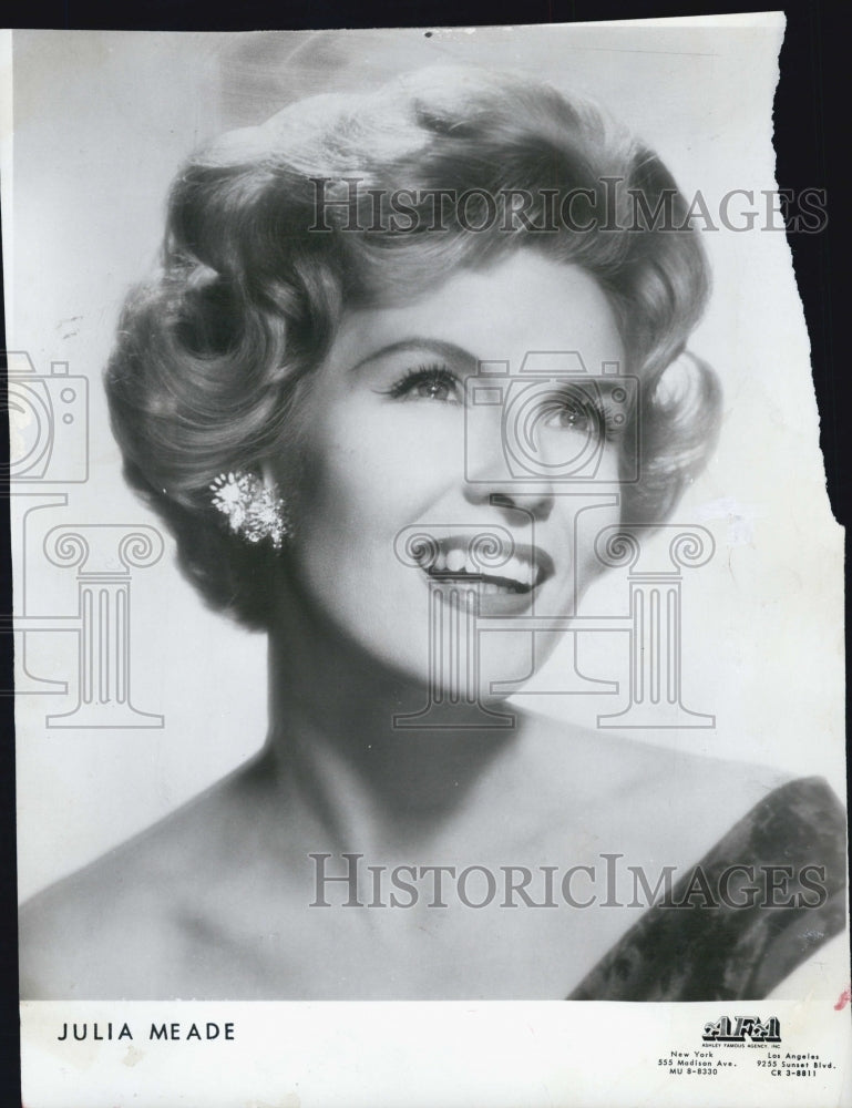 1954 Press Photo Theatrical,and Motion Picture Actress Julia Meade - Historic Images