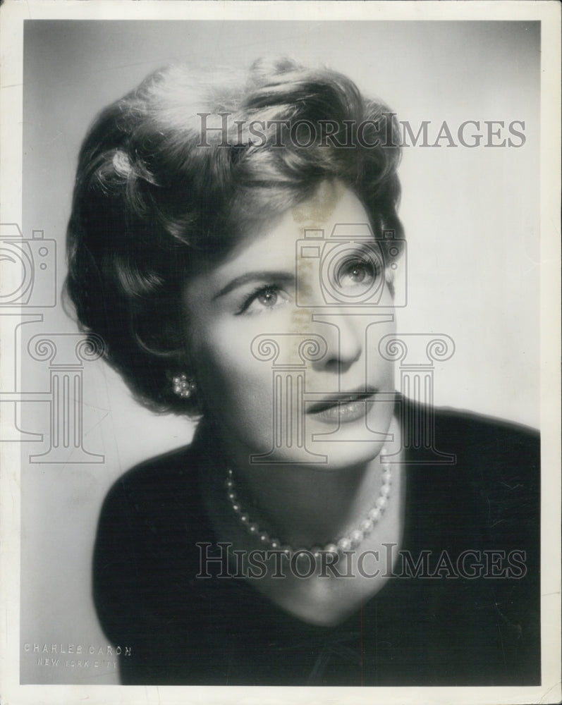 1960 Press Photo TV personality Julia Meade stars in &quot;The Pajama Game&quot; - Historic Images