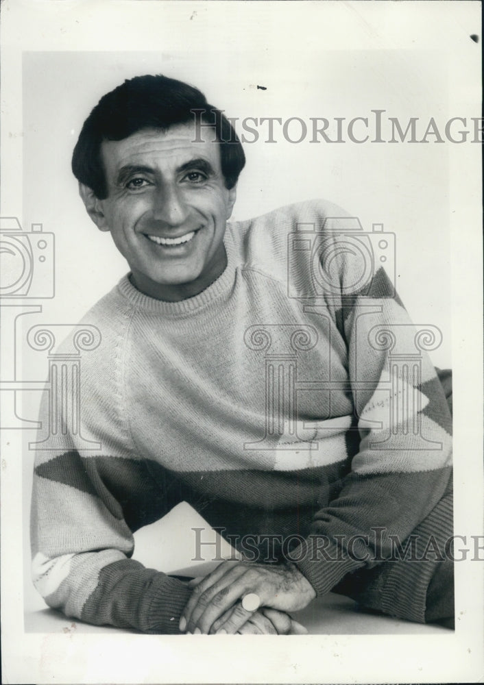 1983 Press Photo Actor Jamie Farr Stars in &quot;After M.A.S.H.&quot;onCBS - Historic Images