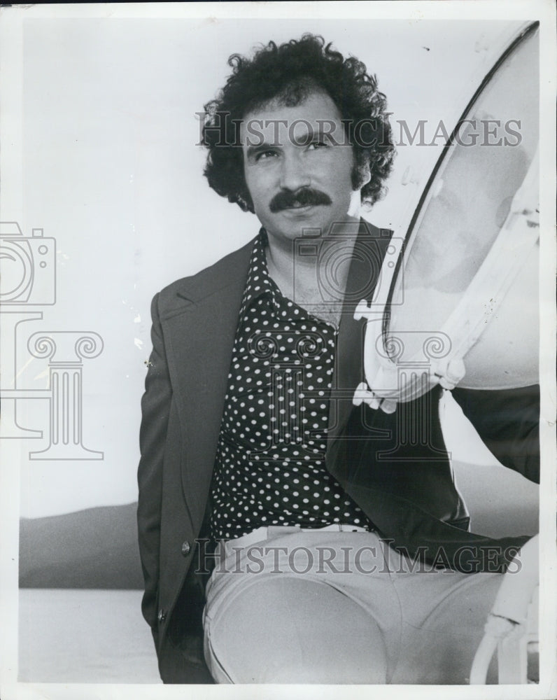 1976 Press Photo Gabrie; Kaplan American comedian, actor. - Historic Images