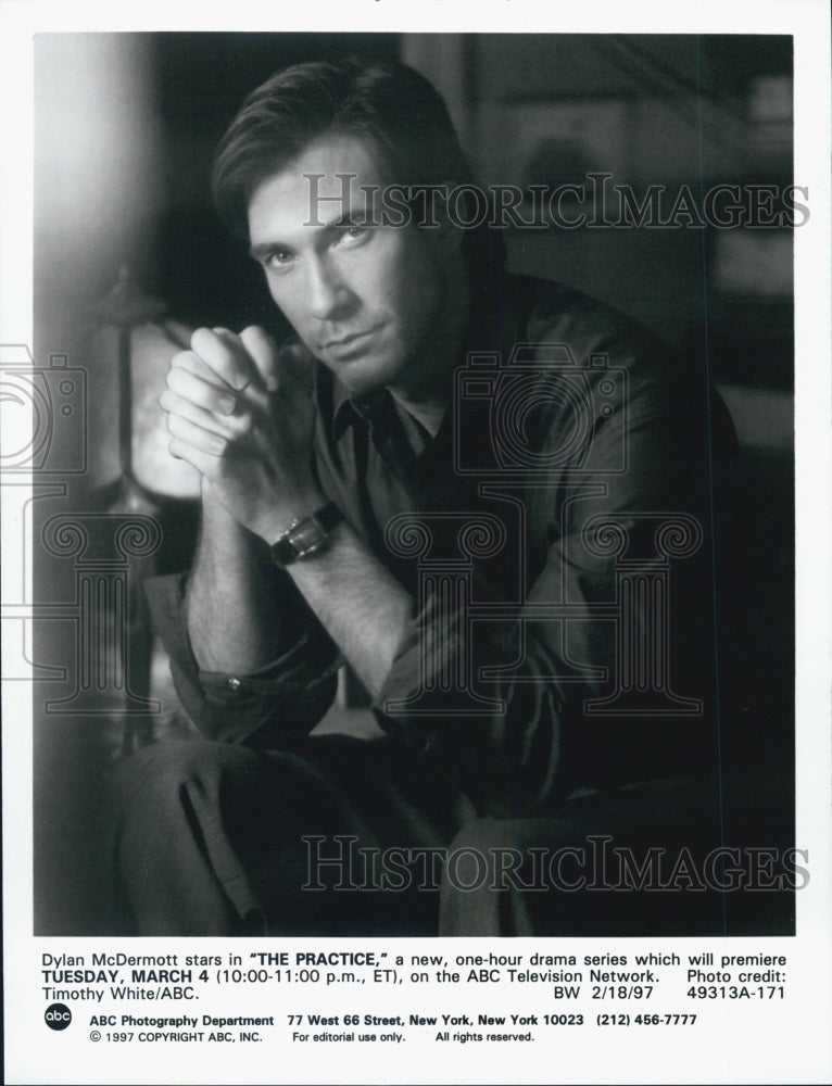 1997 Press Photo Actor Dillion McDermott Stars in"The Practice" ABC - Historic Images