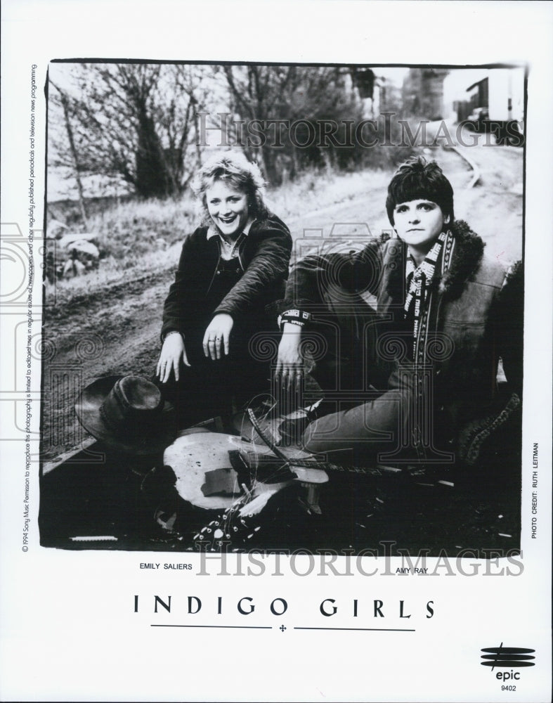 1994 Press Photo Amy Ray &amp; Emily Saliers of the Indigo Girls - Historic Images