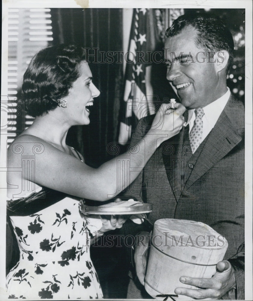 1956 Press Photo Vice pres Nixon and Ruth Marie Peterson - Historic Images