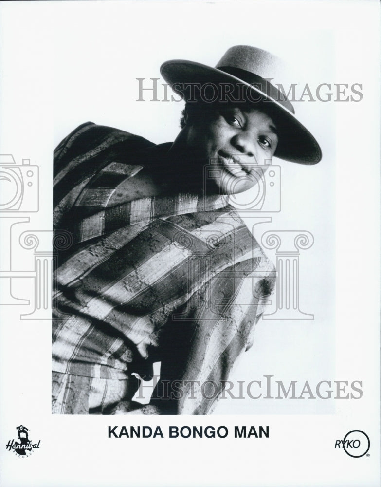 Press Photo Performer Kanda Bongo Man on stage - Historic Images