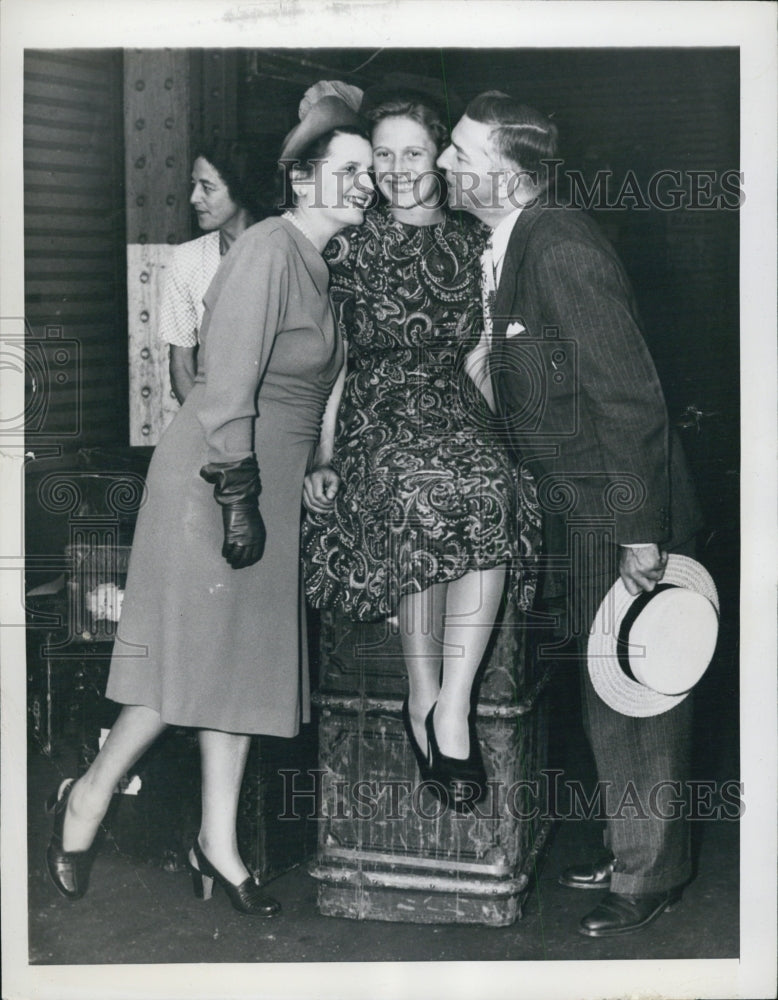 1947 Press Photo Gerry De Faber Arrives In New York - Historic Images