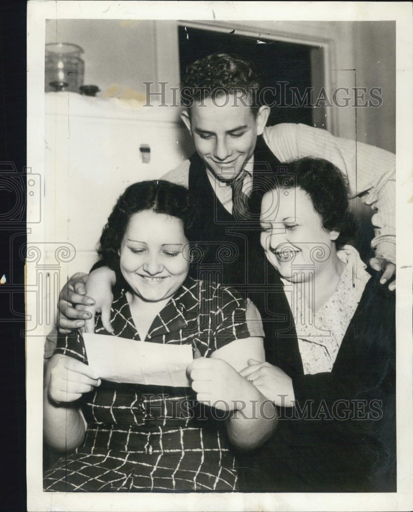 1937 Press Photo Mary Schwartz,her brother Dominick Raimondi &amp; sister Jo - Historic Images