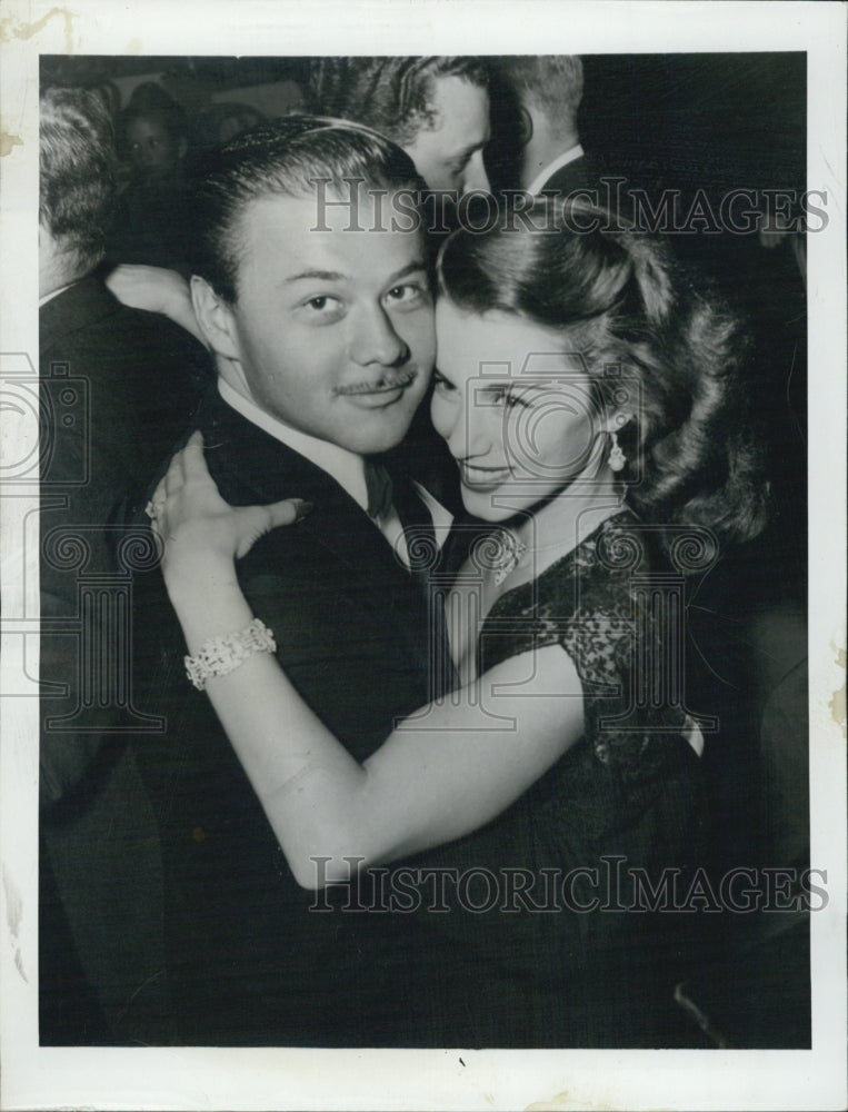 1947 Press Photo Actor Turban Bey and Actress Linda Cristians. - Historic Images