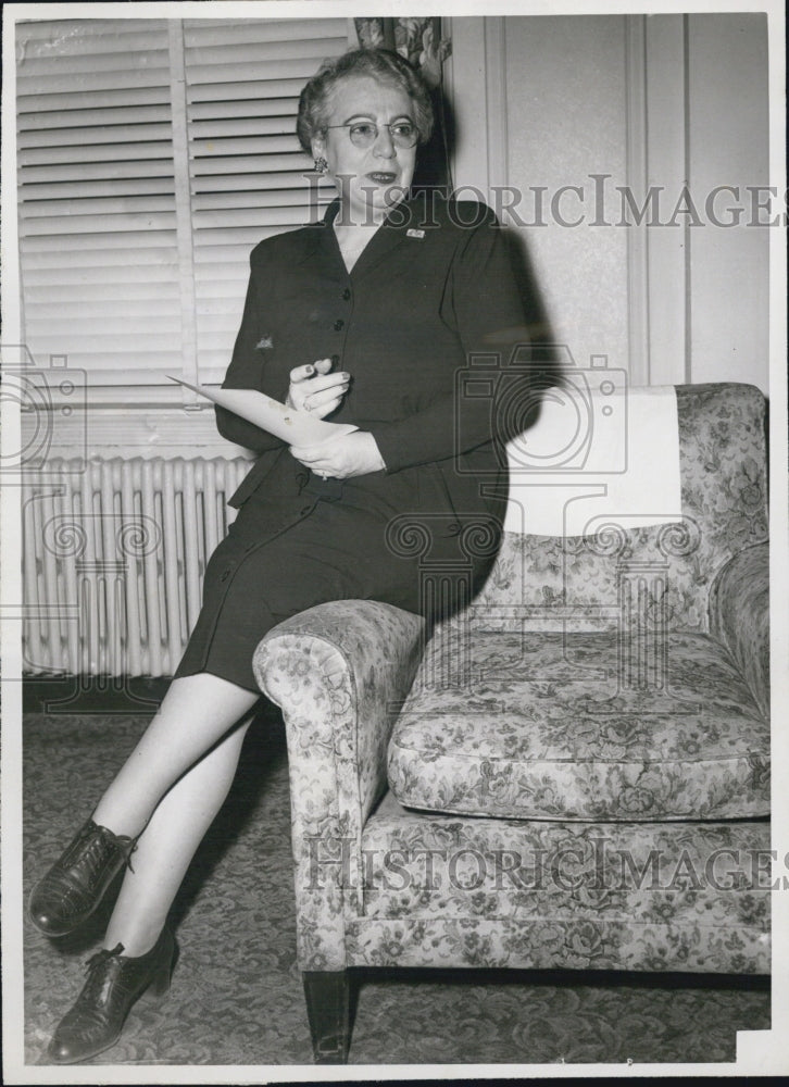 1947 Press Photo Mrs.Snapper - Historic Images