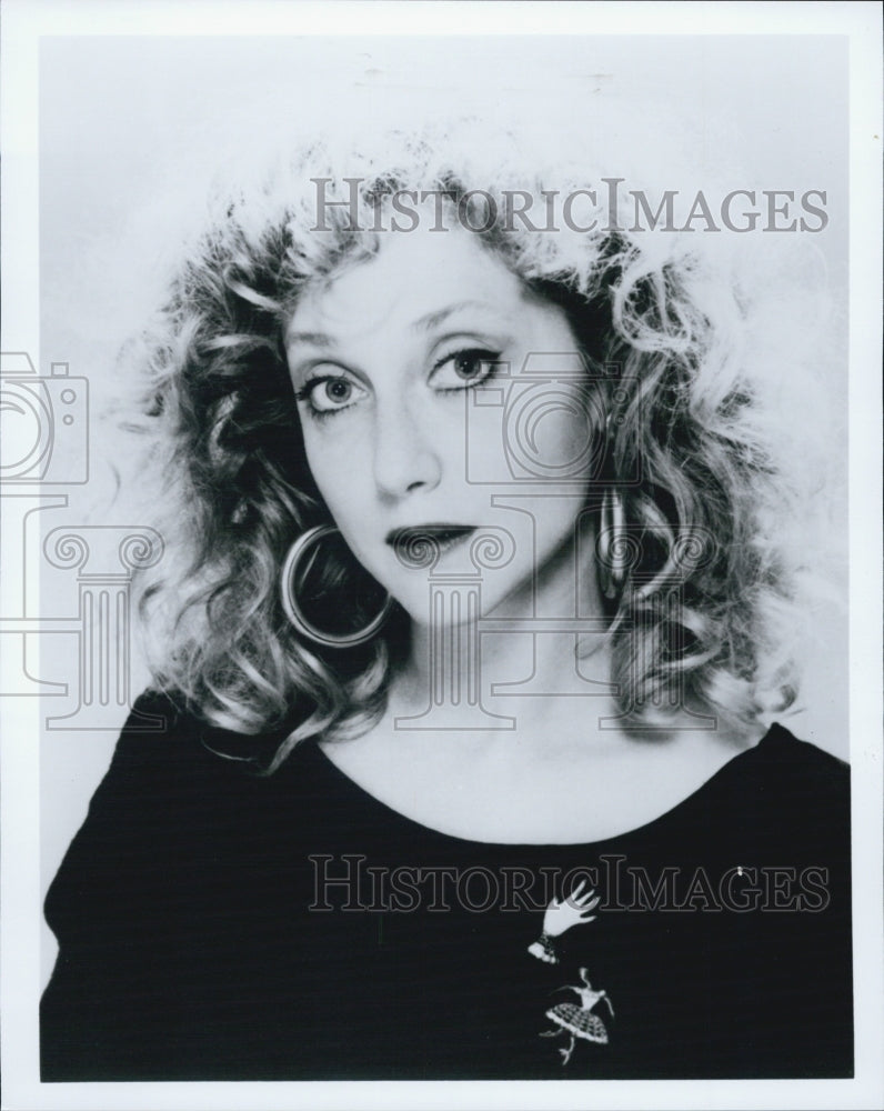 Press Photo Carol Kane, American Actress play as Nicolette Bingham. - Historic Images