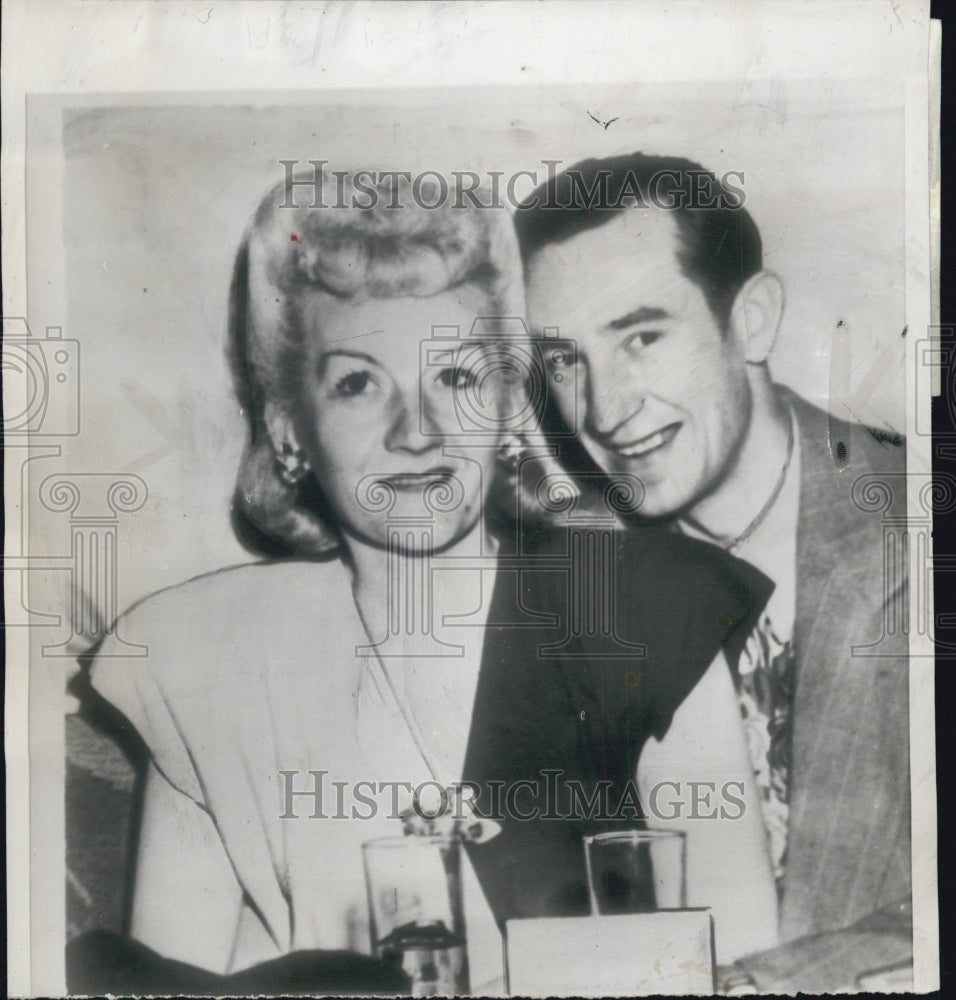 1946 Press Photo Rudolph Joseph Soelch and Mrs. Joan MacBride, held by FBI. - Historic Images