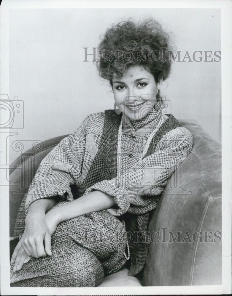 1986 Press Photo Annie Potts on &quot;Designing Women&quot; - Historic Images