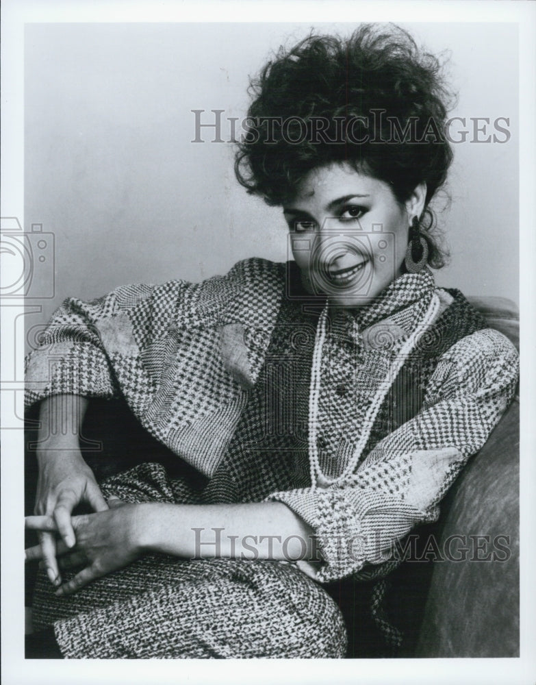 1986 Press Photo Actress Annie Potts for "Designing Women" - Historic Images