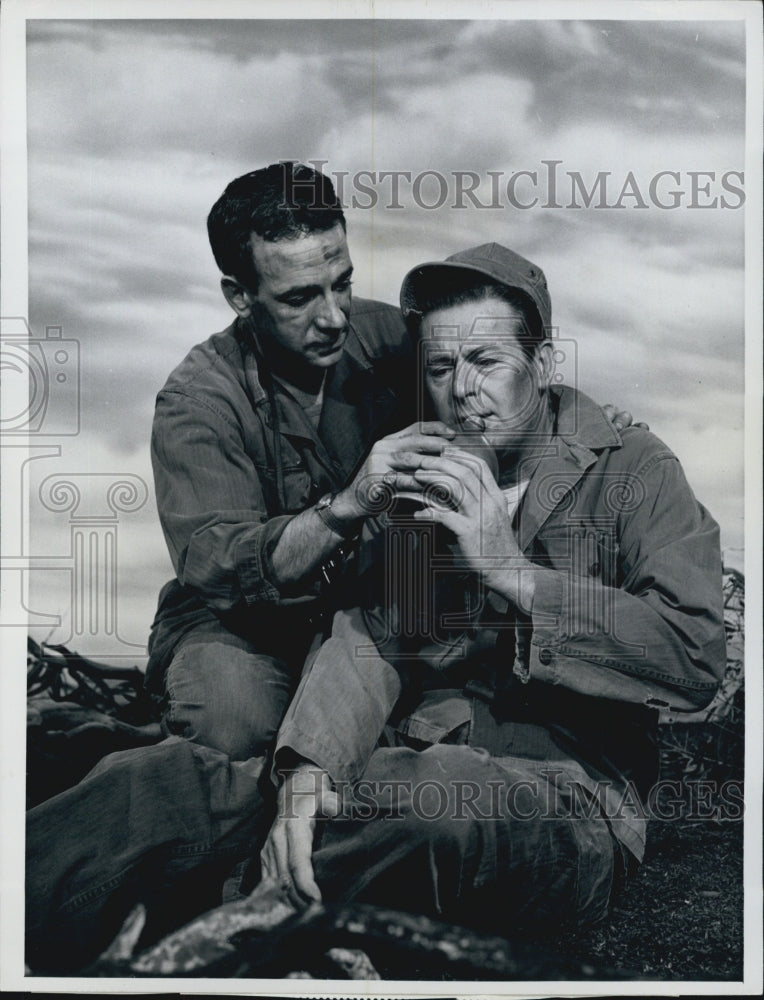 1963 Press Photo Actors Dane Clark and Don DeFore in &quot;Reckoning&quot; &quot;The Enemy - Historic Images