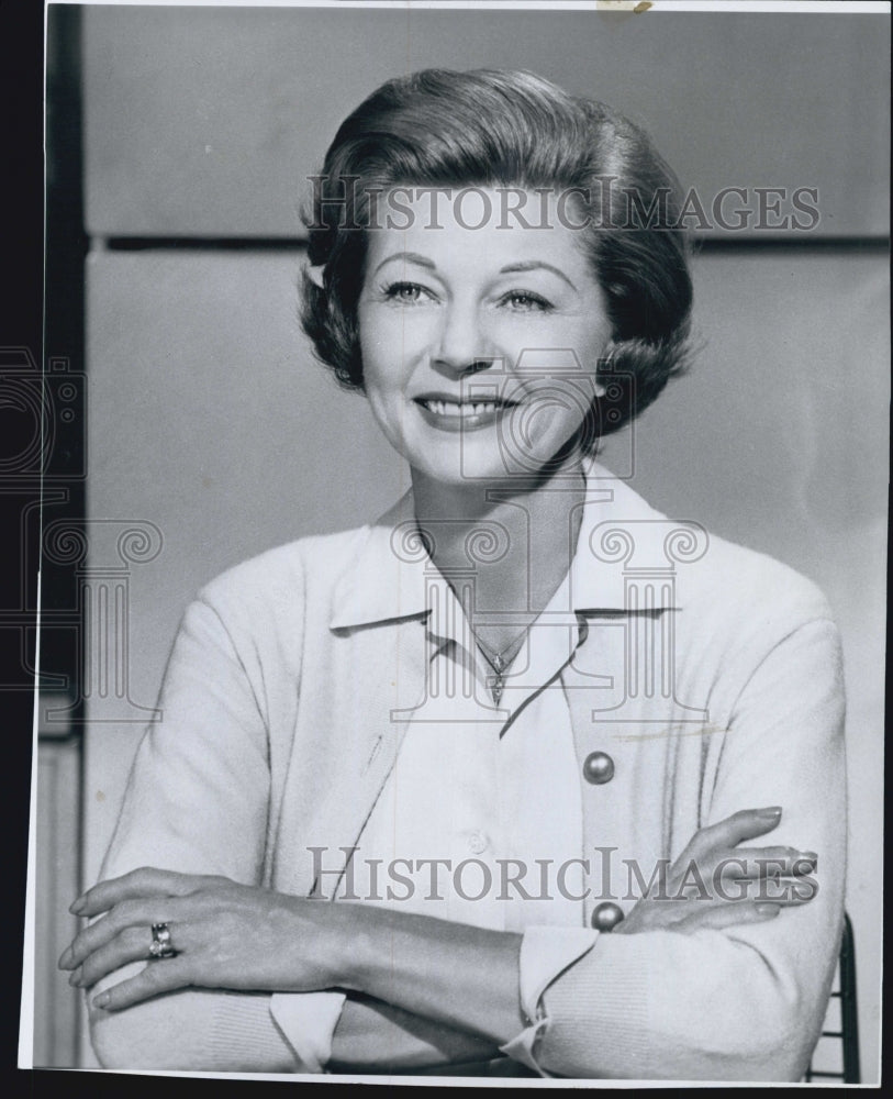 1969 Press Photo Harriet Nelson Volunteers Ozzie For Babysitting-Ozzie And The - Historic Images