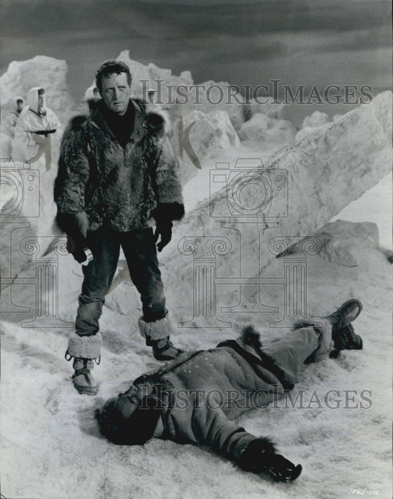 1969 Press Photo Patrick McGoohan &amp; Ernest Borgnine in &quot;Ice Station Zebra&quot; - Historic Images